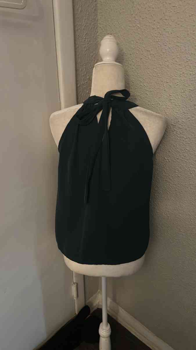 SHEIN Green Scalloped Tie Top Size XS - Atlanta, Georgia - FleaMarketBay