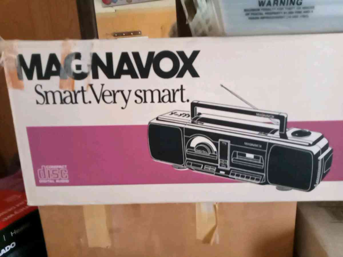 NEW IN BOX BOOMBOX AMFM RADIO CD RECORDER AZ8100 - North Hollywood, California