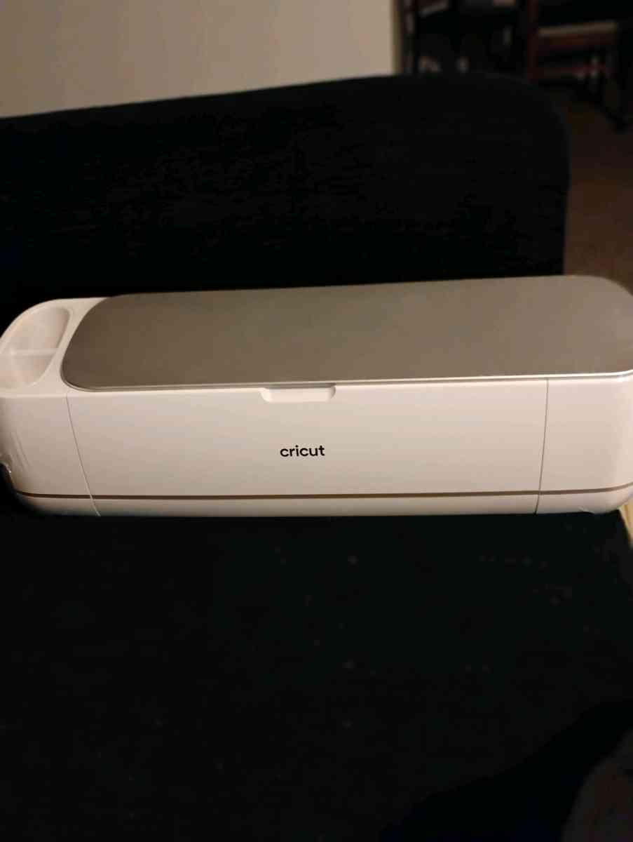 cricut maker 4 - Charlotte, North Carolina - FleaMarketBay