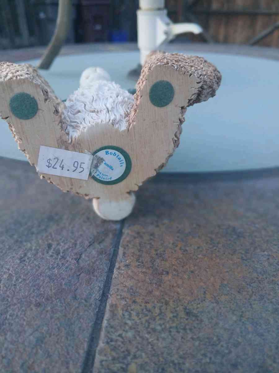 Bunny decor - Kennewick, Washington - FleaMarketBay