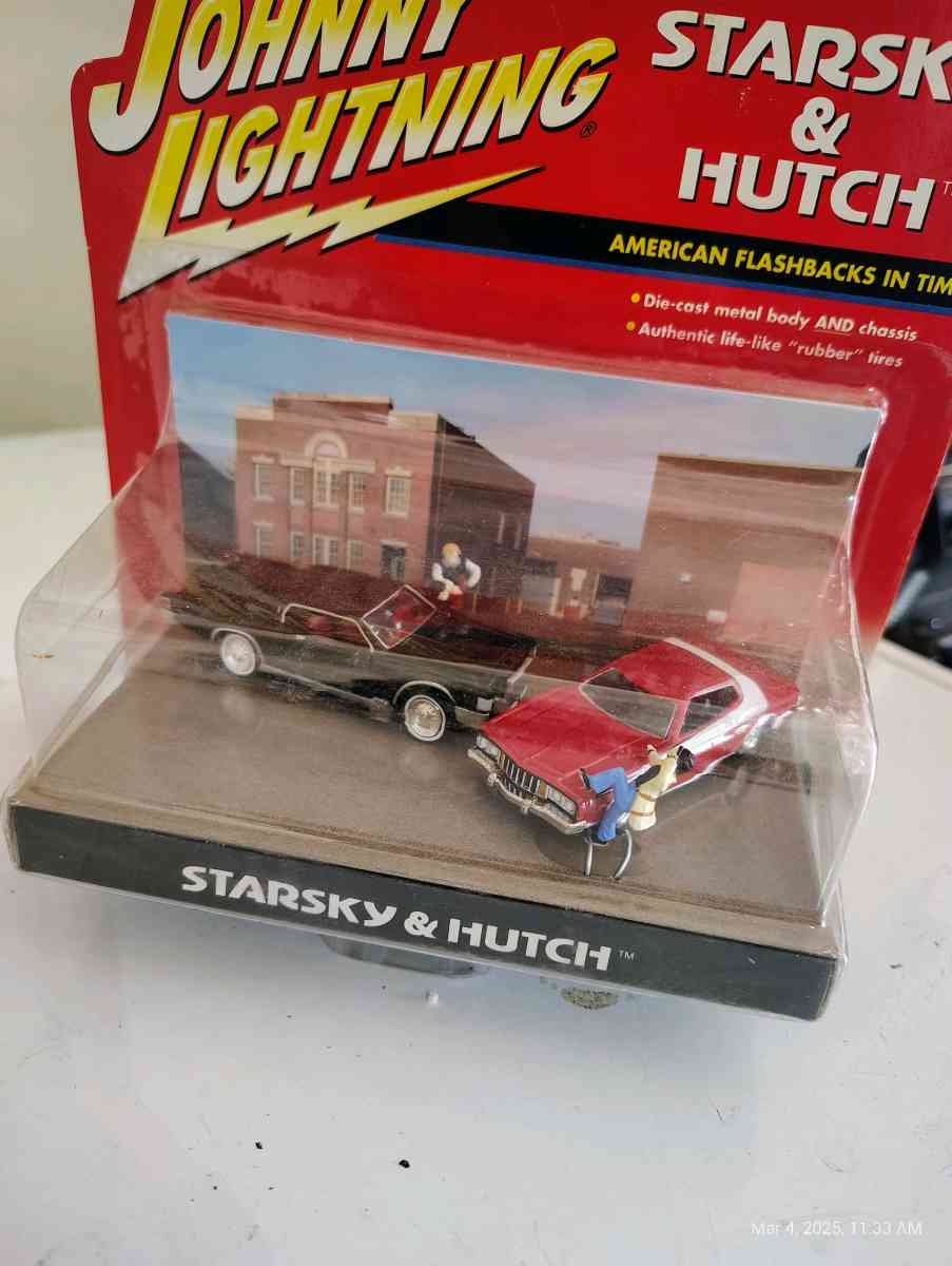 Johnny lightning collection James Bond and starsky and hutch - Kingman, Arizona - FleaMarketBay