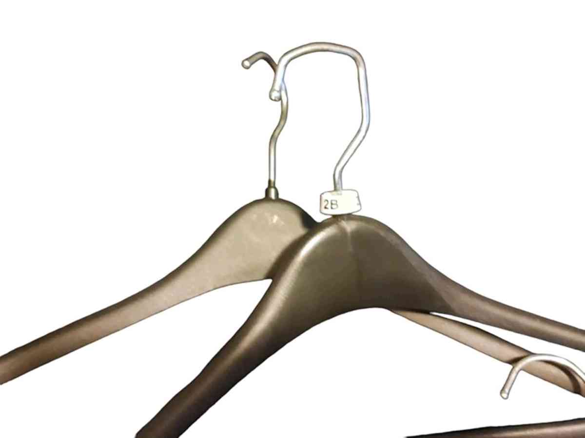 Assorted Plastic Retail Hangers Wire Hook Double Notched Shi - Alicia, Arkansas - FleaMarketBay