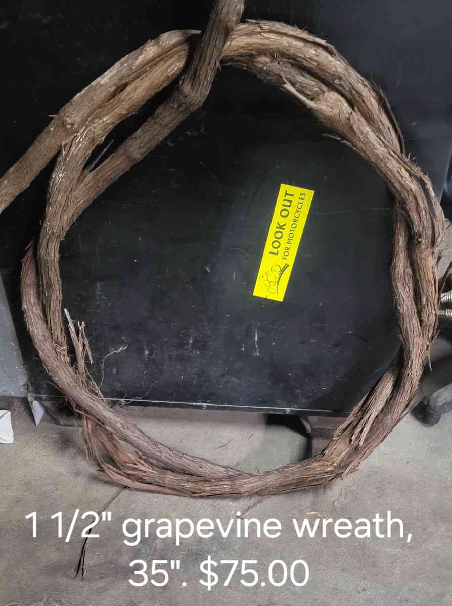Grapevine Wreaths - Washingtonville, Ohio - FleaMarketBay