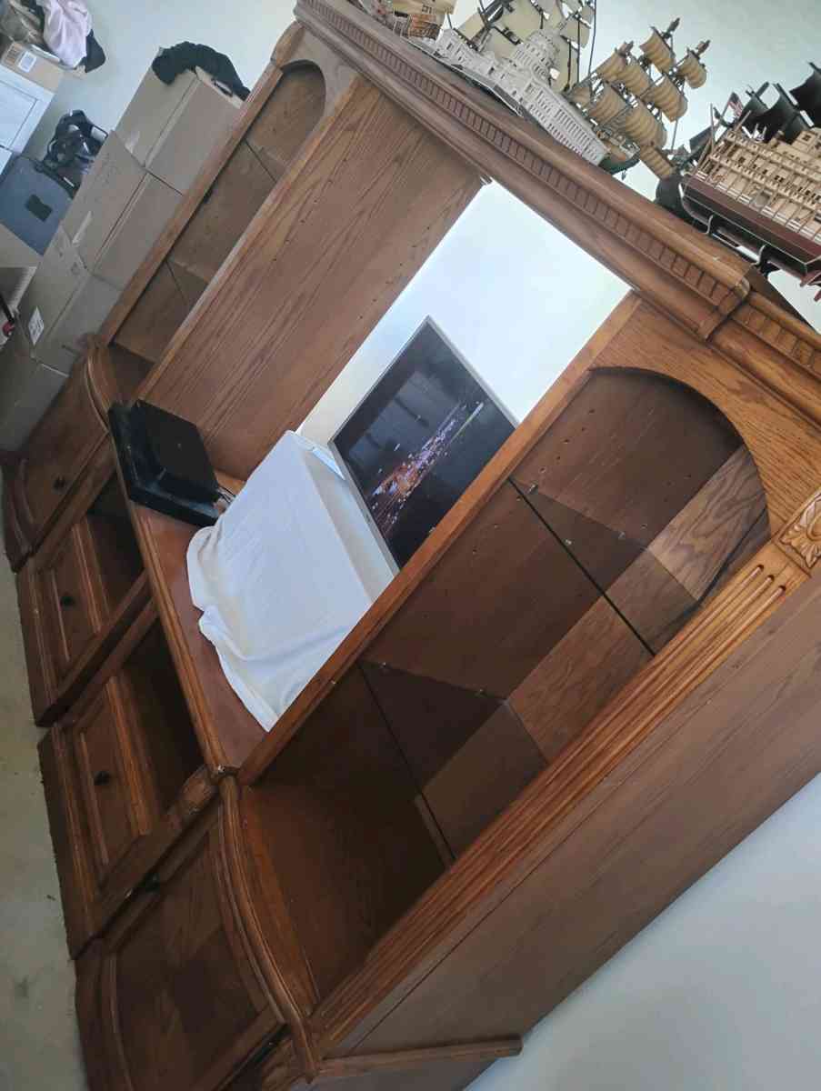 entertainment center - Casa Grande, Arizona - FleaMarketBay