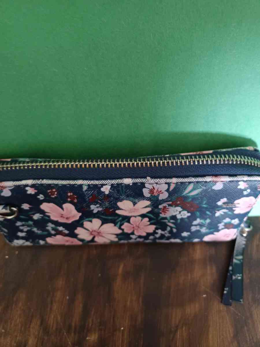 Steve madden wallet - Tucson, Arizona - FleaMarketBay