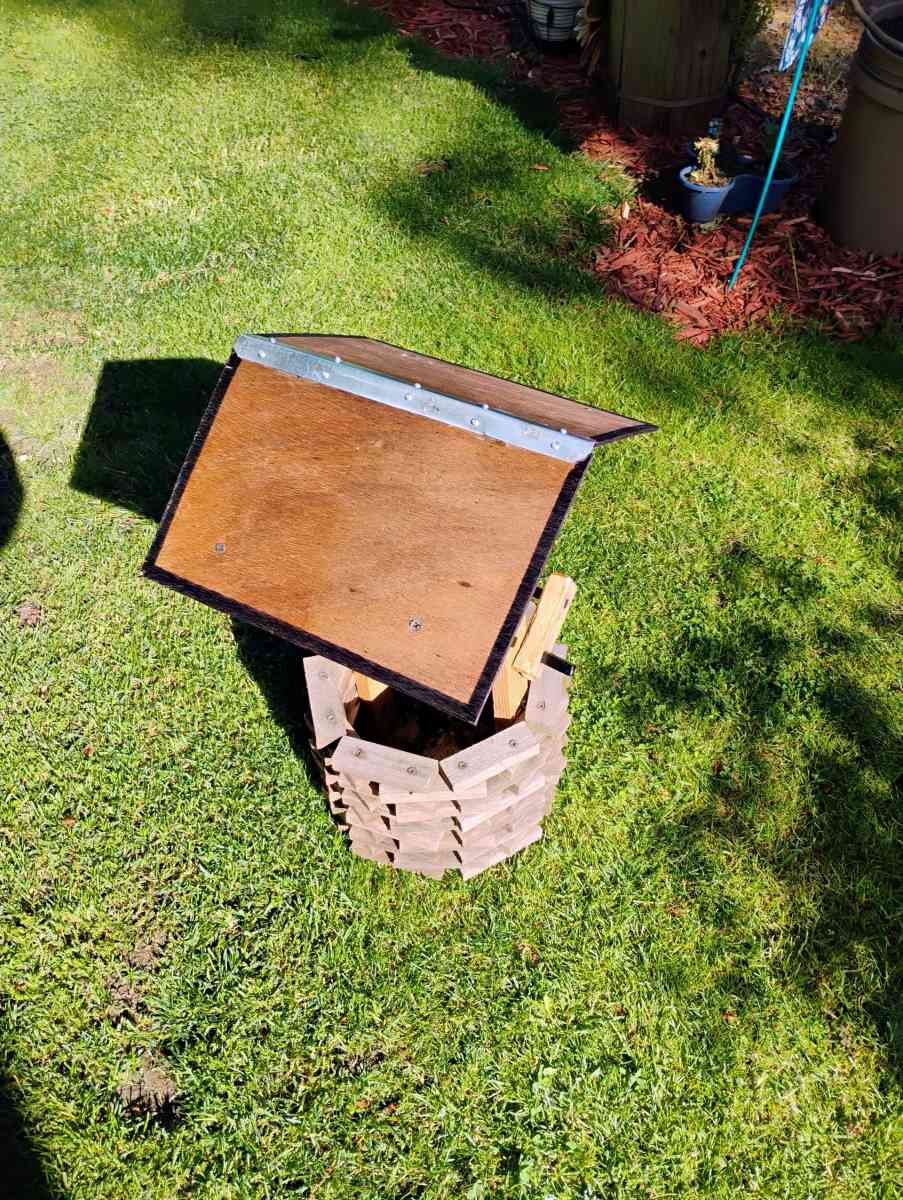 wishing well flower pot yard deco hand crafted - Aurora, Oregon - FleaMarketBay