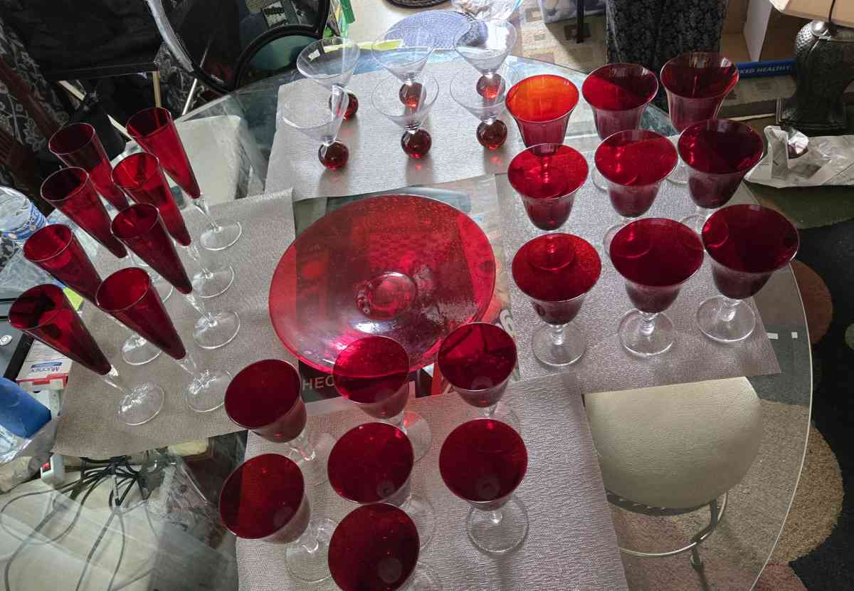 set de copas son 32 piezas - Oceanside, California - FleaMarketBay