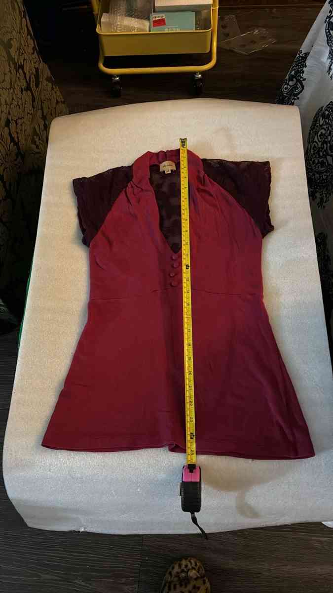 Ella Moss Lace Back Tee Size XS - Atlanta, Georgia - FleaMarketBay