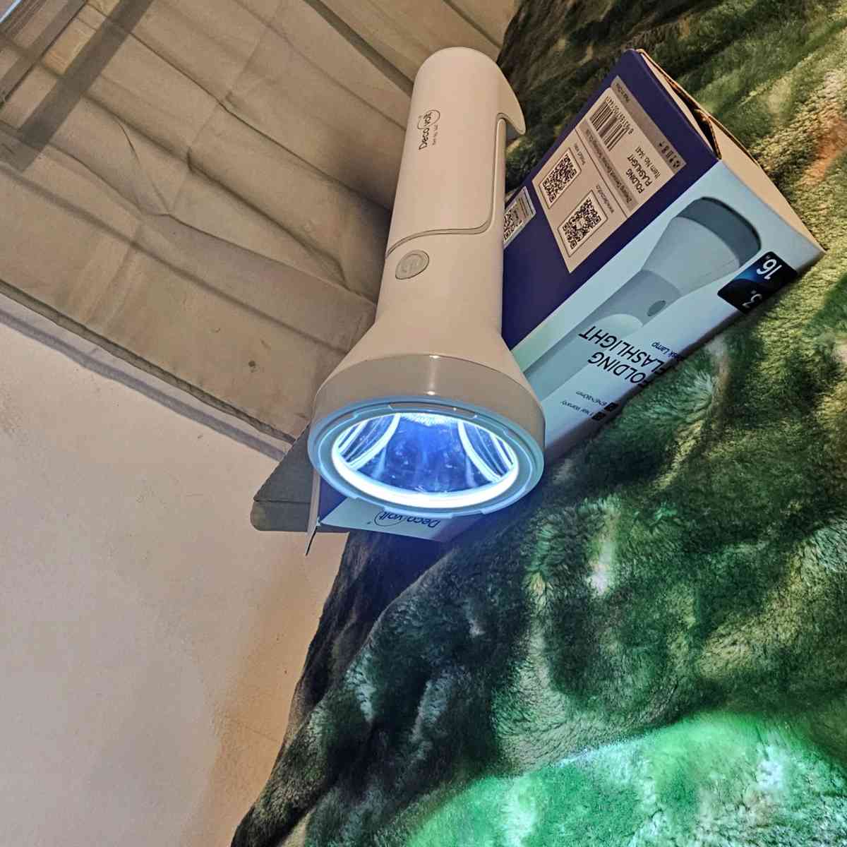 rechargeable folding flashlighg - Tampa, Florida - FleaMarketBay