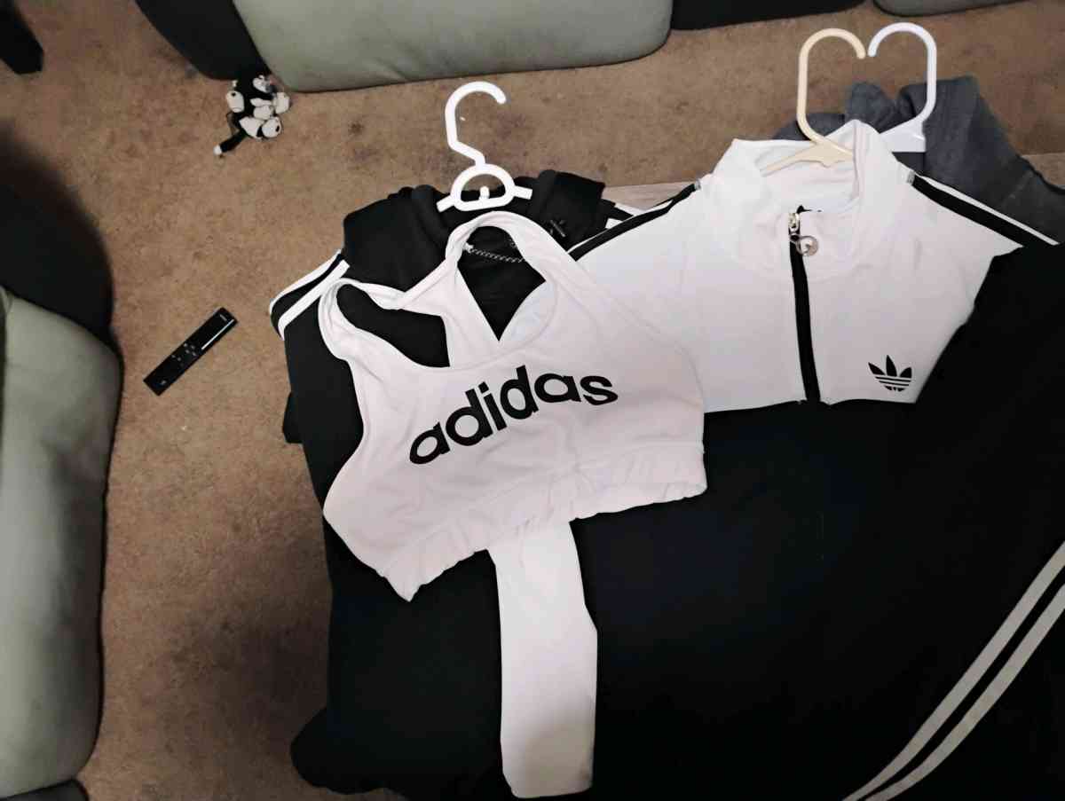 Adidas activewear - Mesa, Arizona - FleaMarketBay