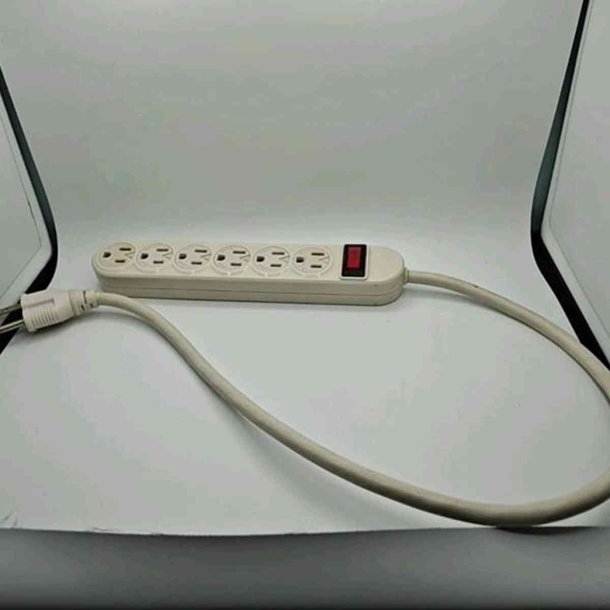 Belkin 6Outlet Power Strip with fivefoot cord White