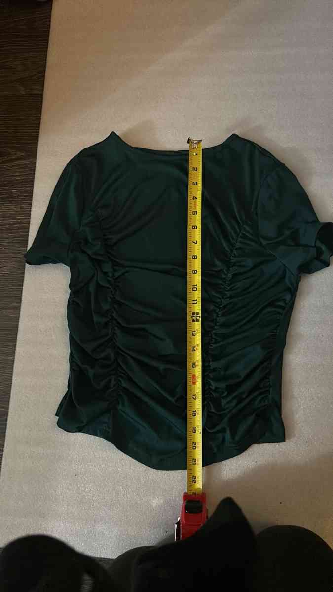 SHEIN Green Ruched Front Short Sleeve Crewneck Top Size XL O - Atlanta, Georgia - FleaMarketBay