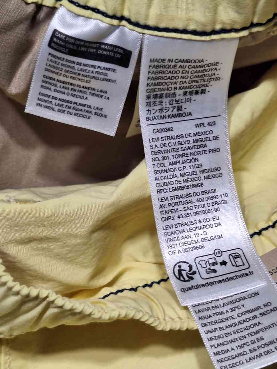 Levis MOOD YELLOW Mens XX Chino Easy 6 Shorts Size L - Laredo, Texas - FleaMarketBay
