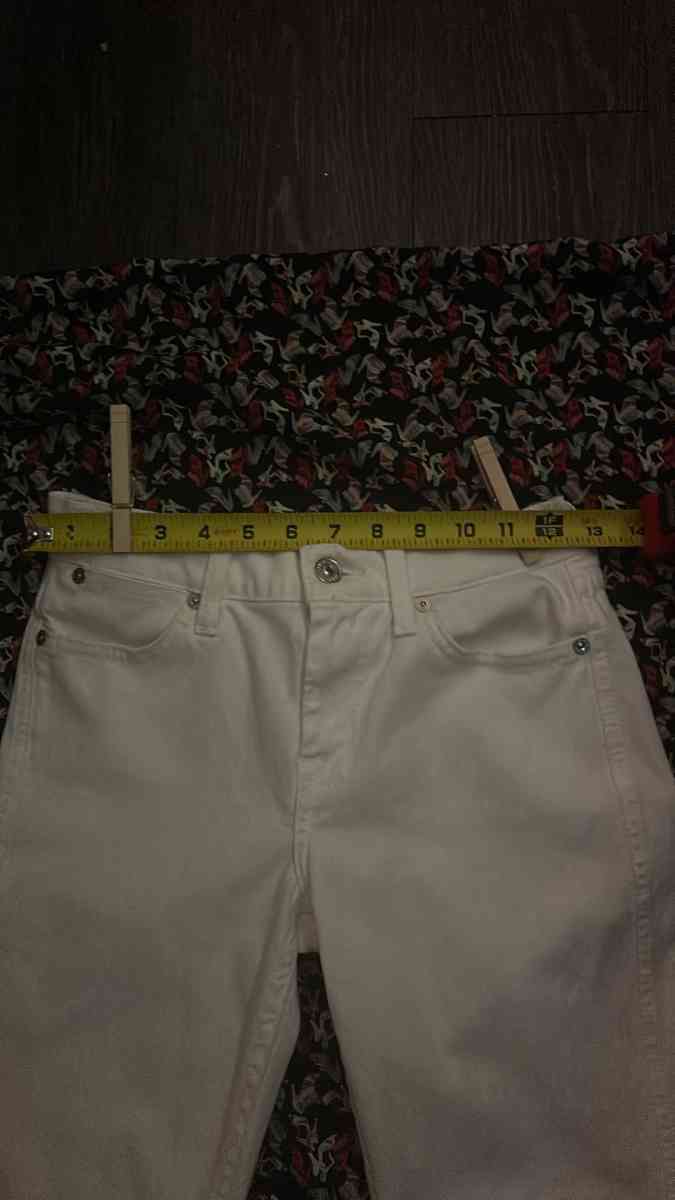 7FAM 7 For All Mankind White Jeans Size 24 - Atlanta, Georgia - FleaMarketBay