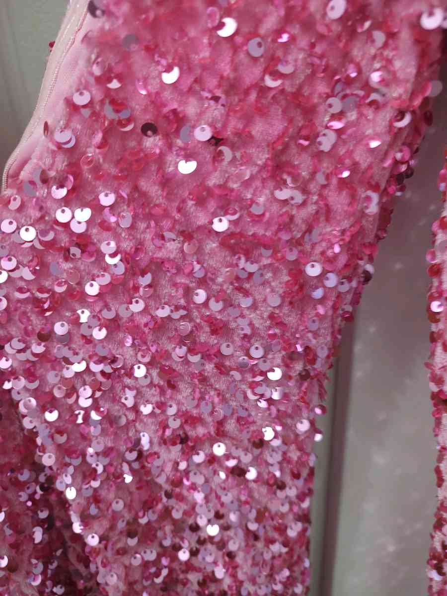Womens XS sequin pretty pink dress Fashion Nova - Lake Worth, Florida - FleaMarketBay