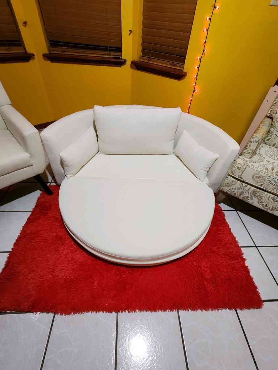 NEWSof cama plegable convertible redondo beige moderno - Mcallen, Texas - FleaMarketBay