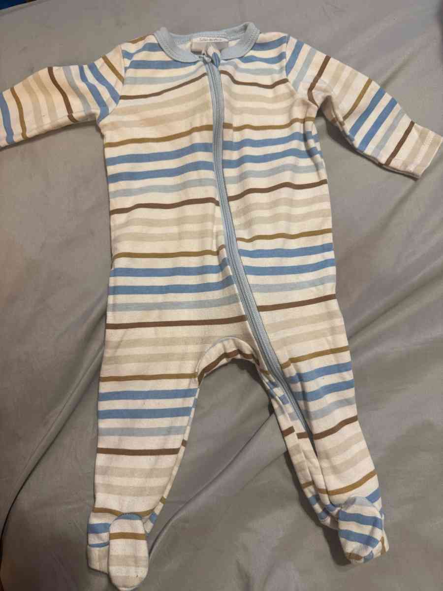 3 to 6 month onesie like new - Arvada, Colorado
