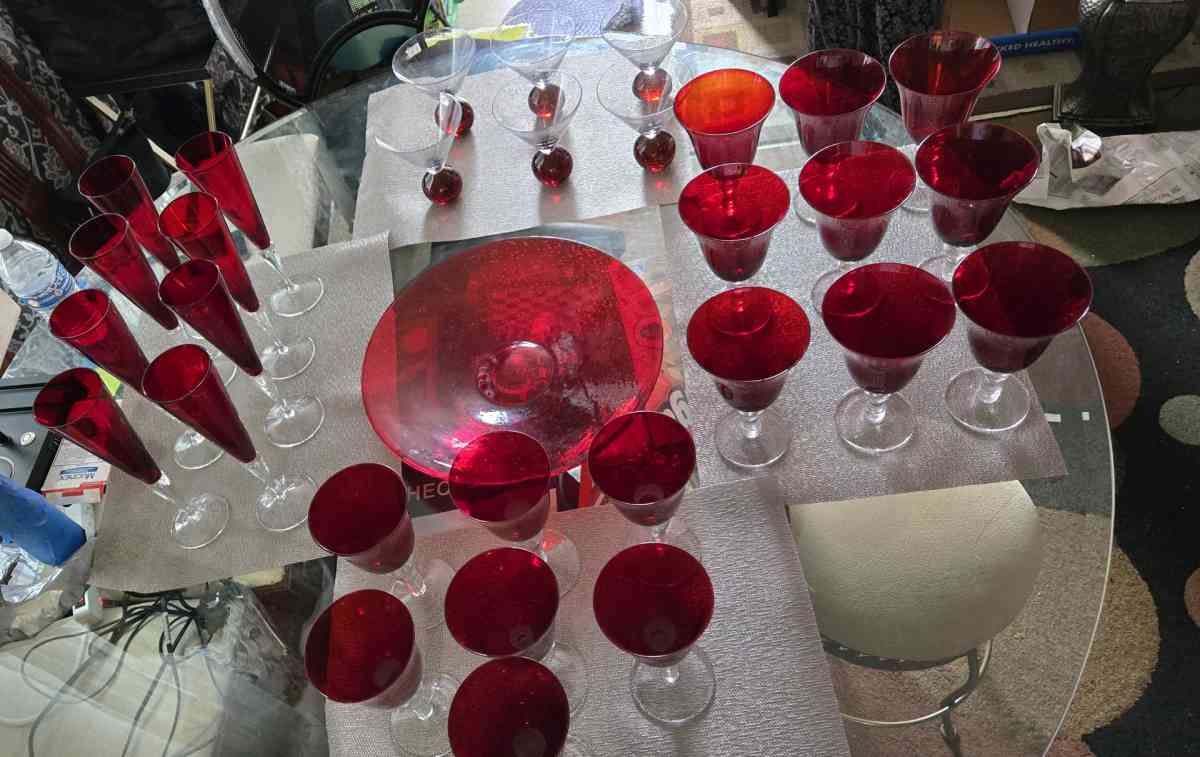 set de copas son 32 piezas - Oceanside, California - FleaMarketBay