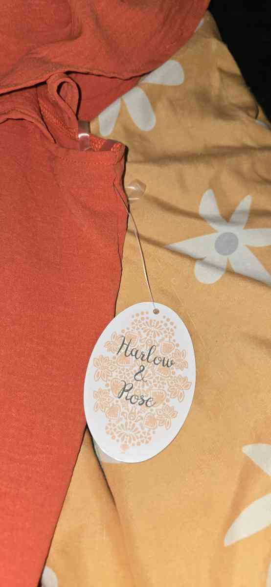 like a dress with pants - Orlando, Florida - FleaMarketBay