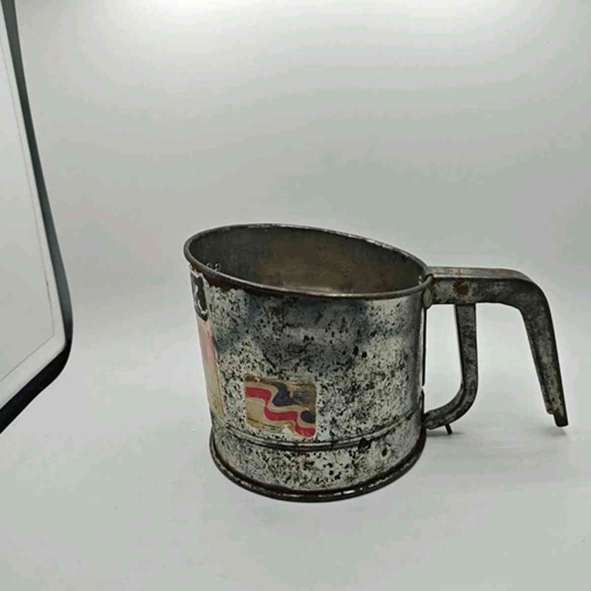 Vintage Bromco Flour Sifter kitchen Squeeze Handle farmhouse - Alicia, Arkansas - FleaMarketBay