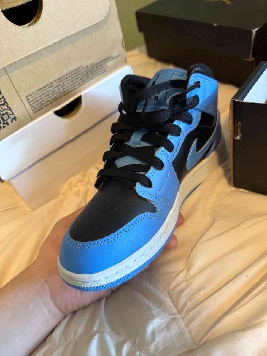 jordans 1s - North Providence, Rhode Island - FleaMarketBay