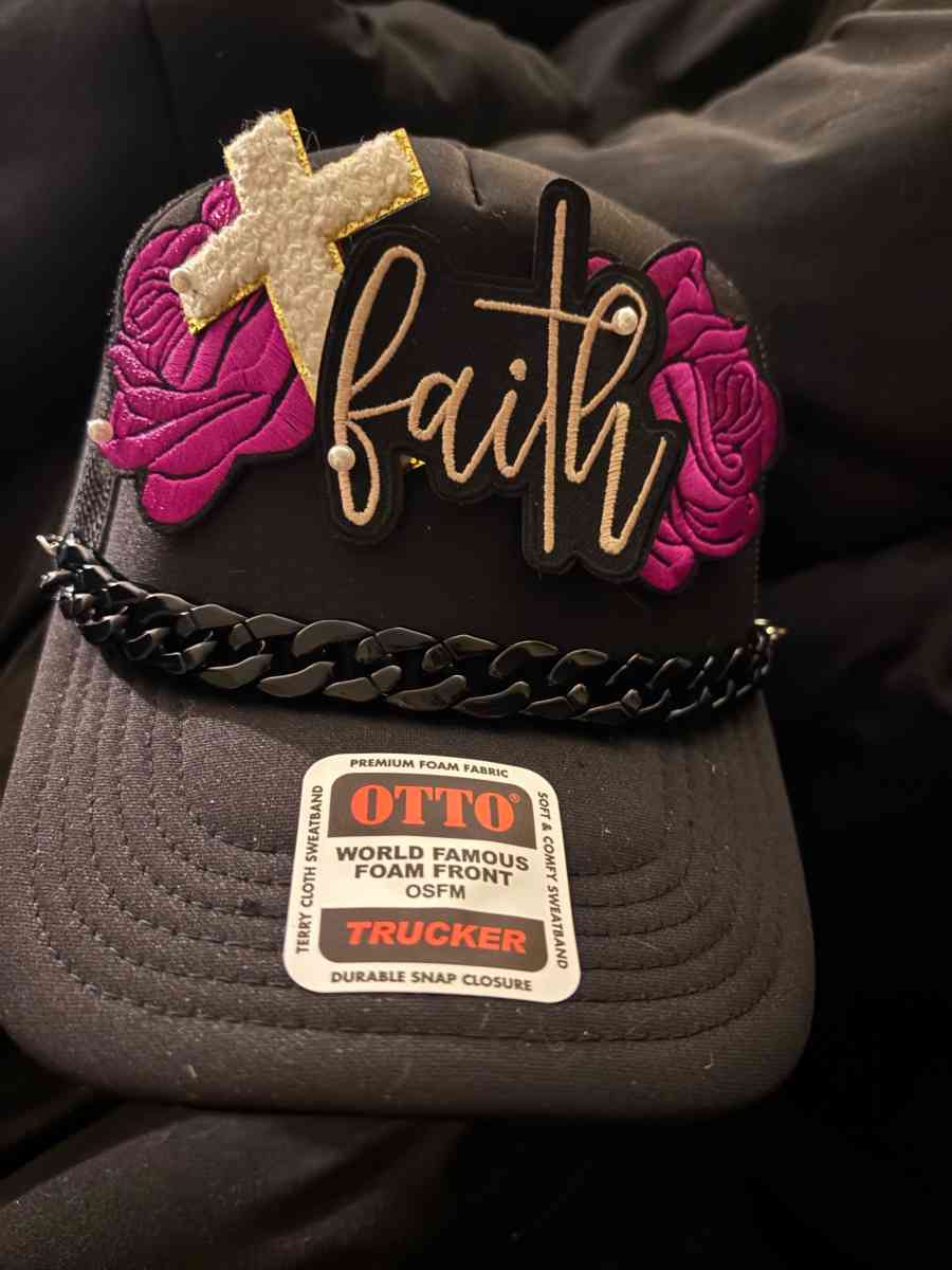 Womens premade trucker hat - Yucaipa, California - FleaMarketBay