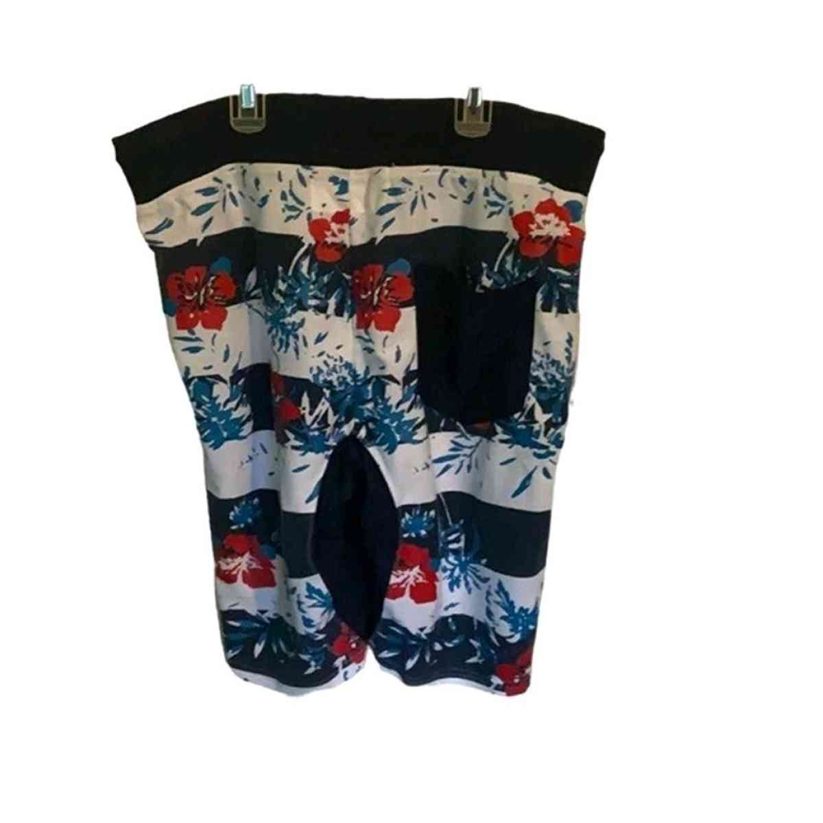 RETRO DISTRIKT Mens Athletic Shorts XL size  Good Condition - Alicia, Arkansas - FleaMarketBay