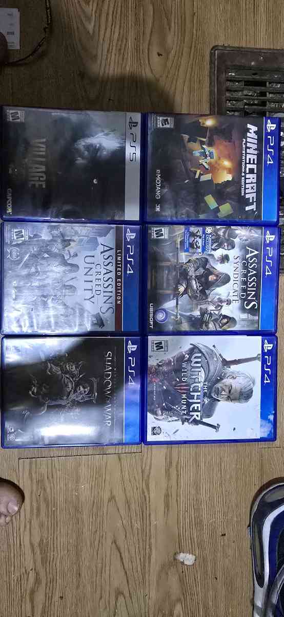 ps5 with 10 games - Monroe, Louisiana - FleaMarketBay