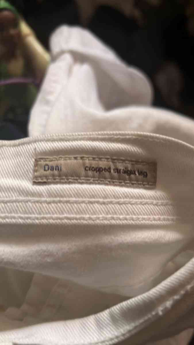 Citizens of Humanity White Dani Cropped Straight Leg Jeans - Atlanta, Georgia - FleaMarketBay