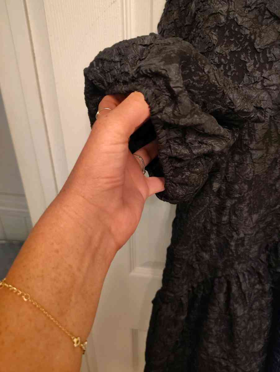 black satin cream puff poofy bottom dress with satin liner - Kissimmee, Florida - FleaMarketBay