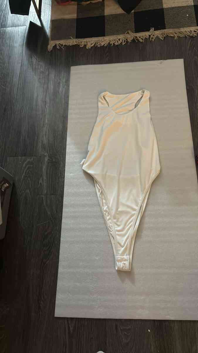 SHEIN Curve White Cutout Back Bodysuit  Size 1XL Spring Summ - Atlanta, Georgia - FleaMarketBay
