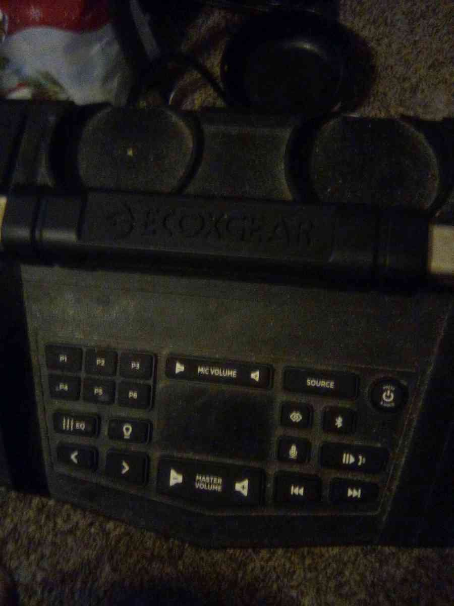 ecoxgear Bluetooth and it comes with a plug - Mount Gilead, Ohio