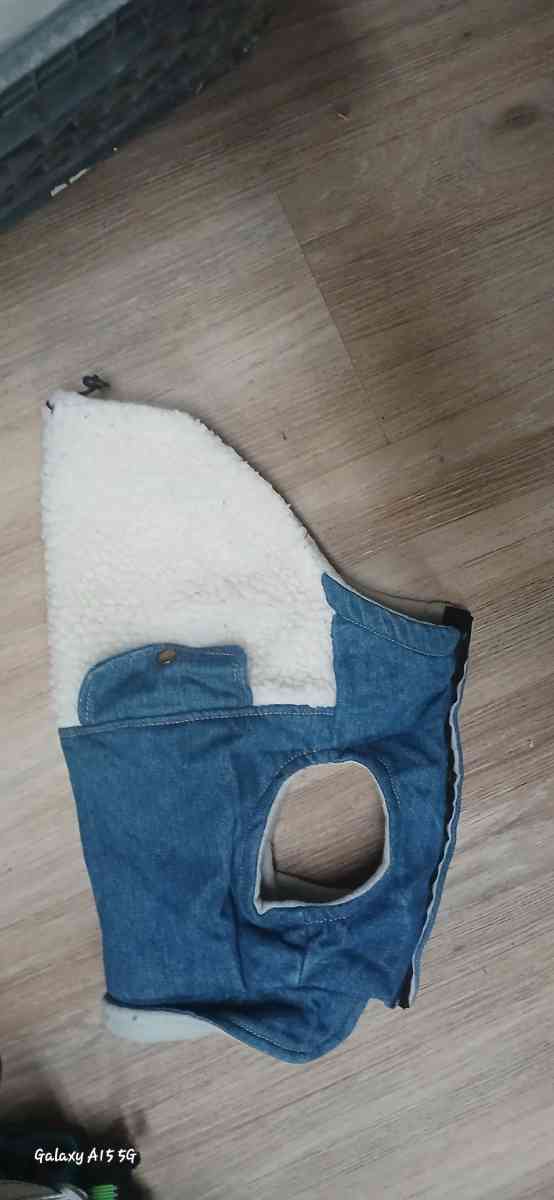 dog sweaters and rain coats size small to medium - Ontario, Oregon - FleaMarketBay