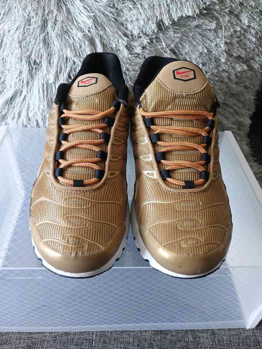 Nike Air Max Plus TN BG Metallic Gold Red Reflective Sz 65y - Frostproof, Florida - FleaMarketBay