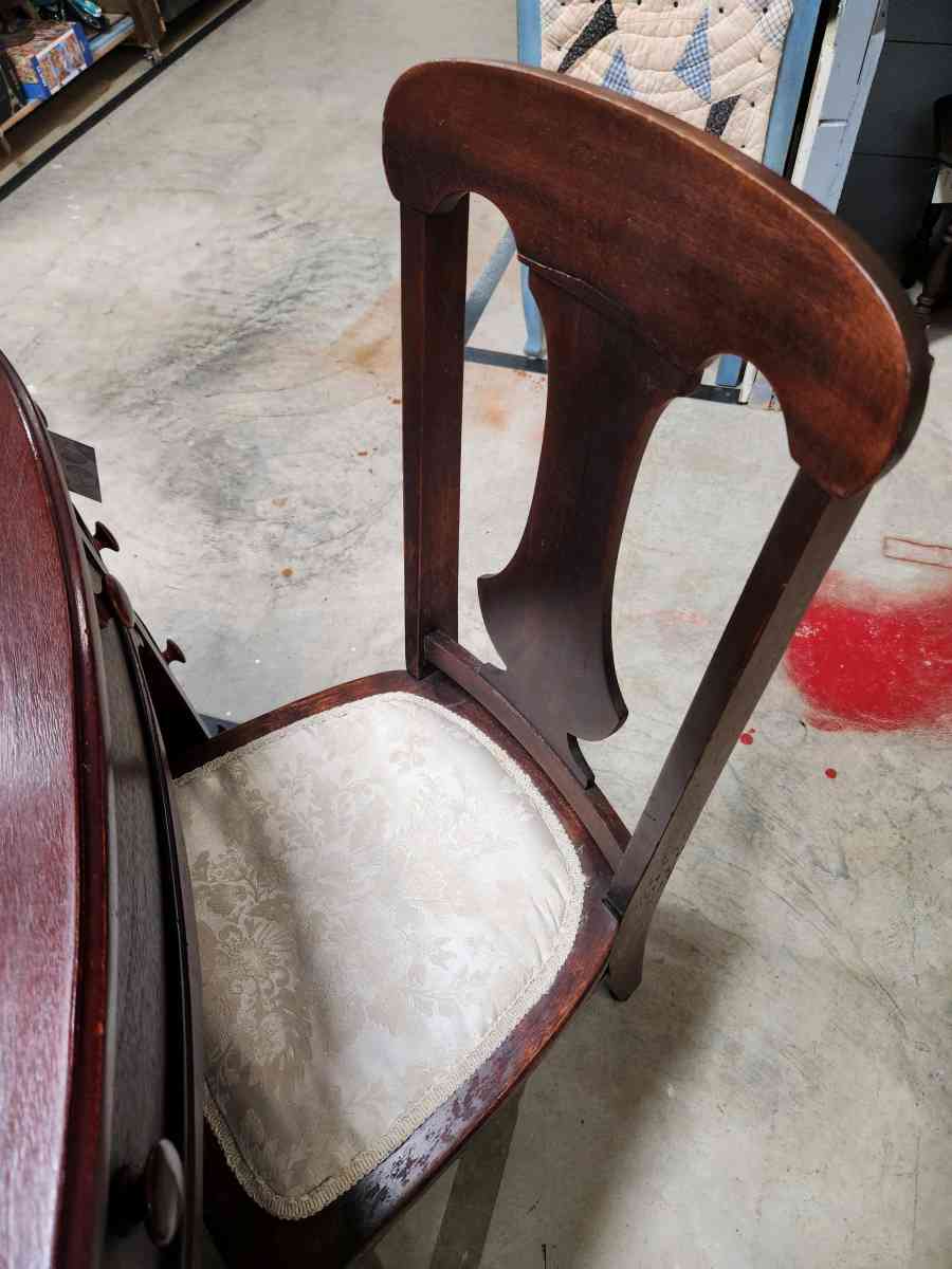 unique Oval Shaped Desk Chair Set Vanity Or Entryway Table - Alexander, North Carolina - FleaMarketBay