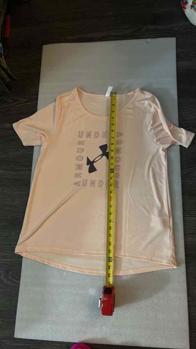 Under Armour Womens Loose Crew Neck UPF Heat Gear Size Large - Atlanta, Georgia - FleaMarketBay