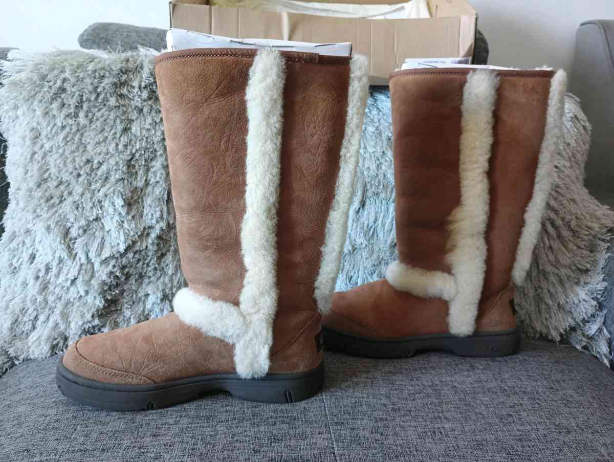 UGG Australia Brown Sunburst Suede Boots Size 8 womens - Frostproof, Florida - FleaMarketBay