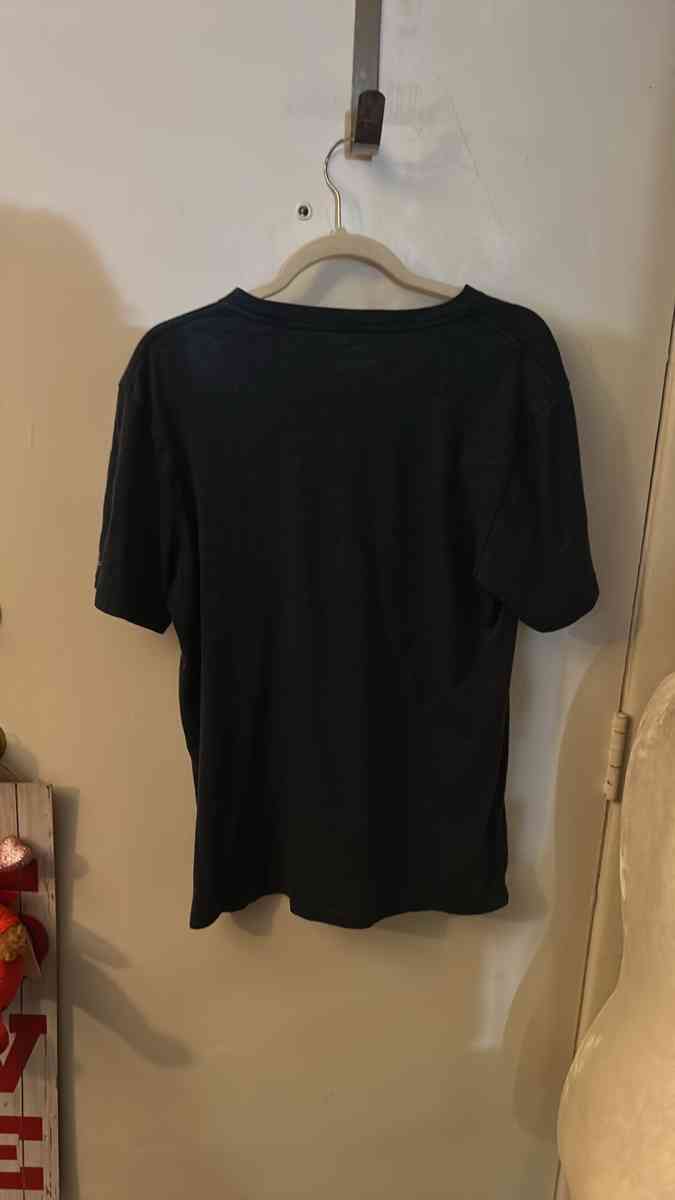Under Armour Athletics Heat Gear Tee Size XL - Atlanta, Georgia - FleaMarketBay