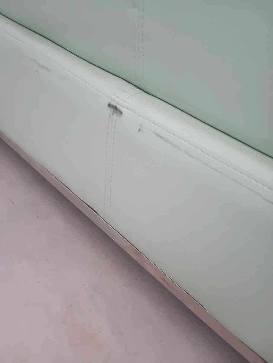 Celadon color Leather couch  FREE DELIVERY IF NEEDED - Frostproof, Florida - FleaMarketBay