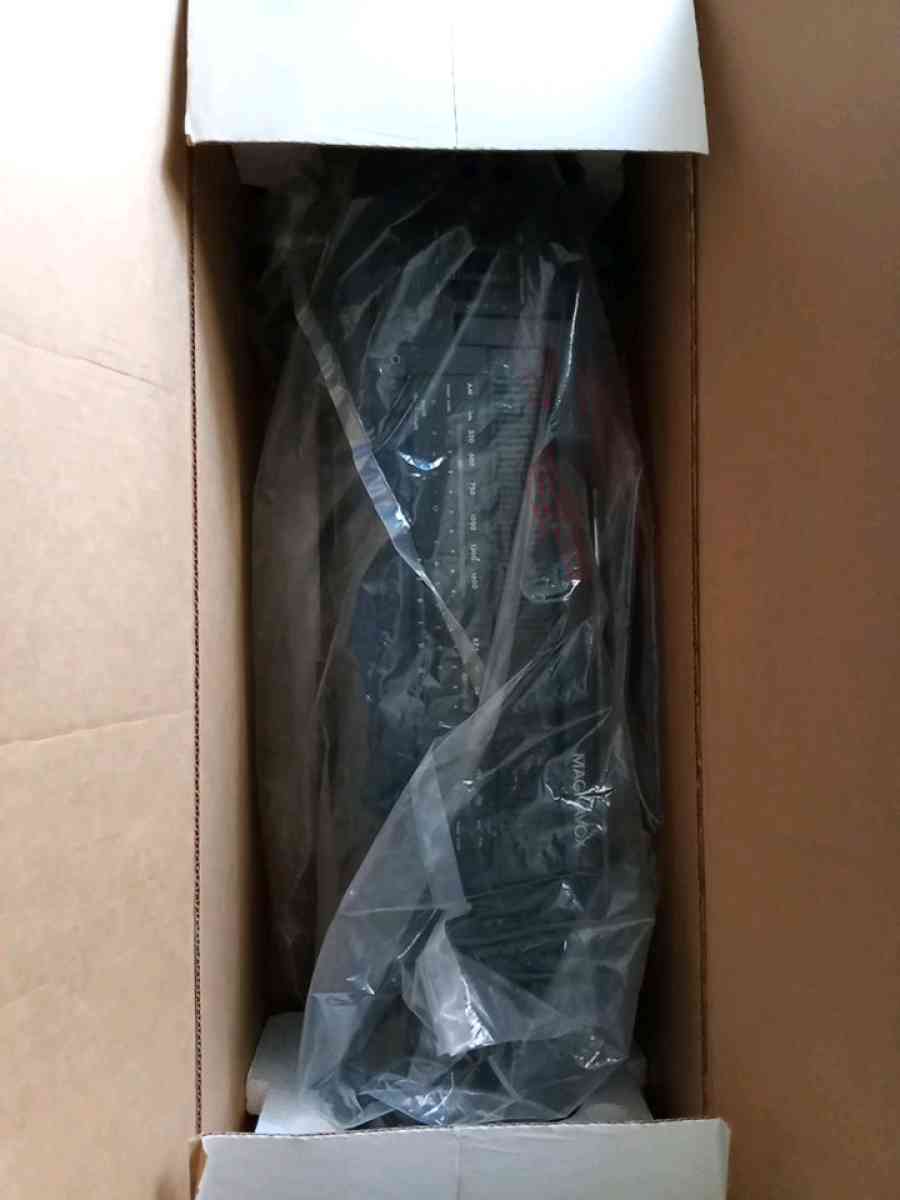 NEW IN BOX BOOMBOX AMFM RADIO CD RECORDER AZ8100 - North Hollywood, California - FleaMarketBay