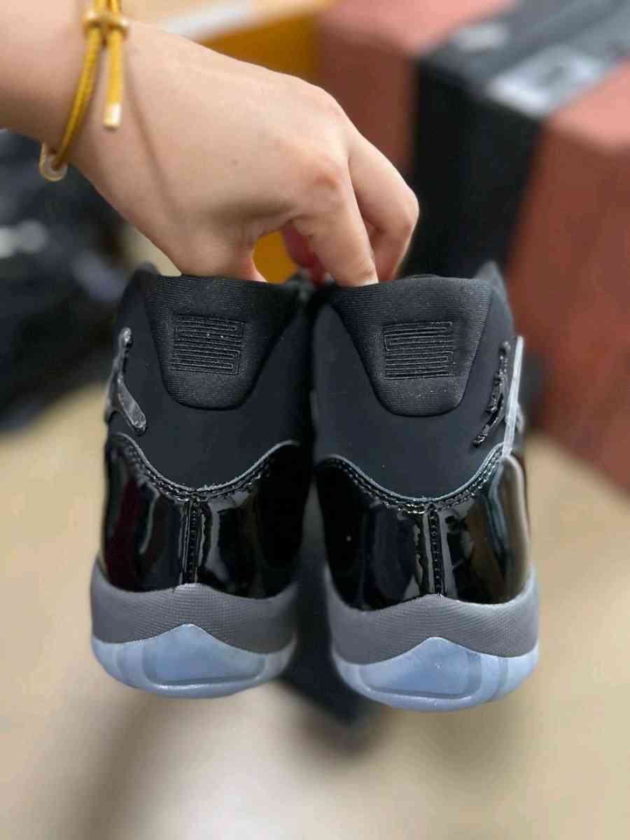 jordans 11 prom nights - Fremont, California - FleaMarketBay