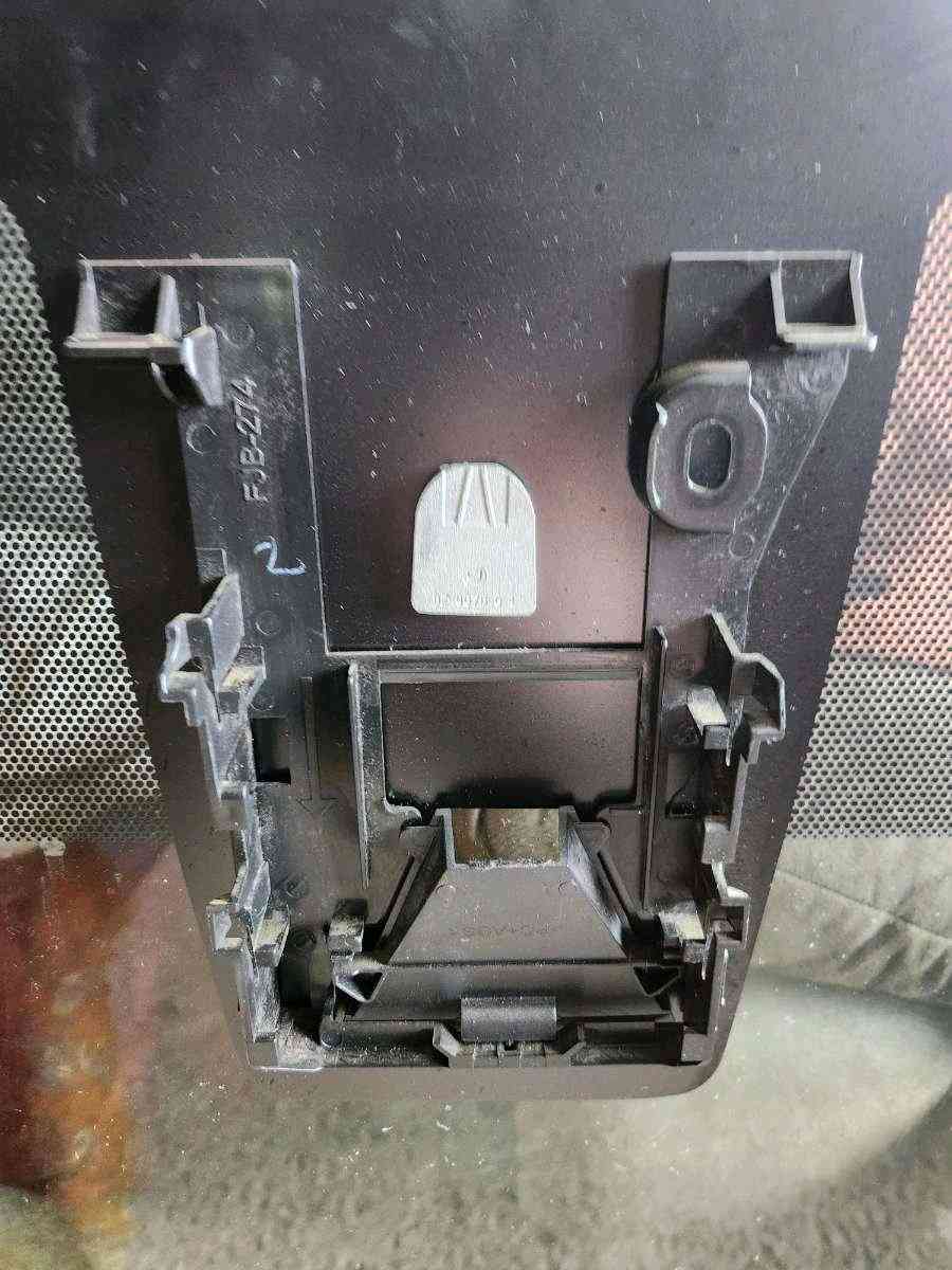 2017 Toyota Rav 4 Front Windshield - Ross, Ohio - FleaMarketBay