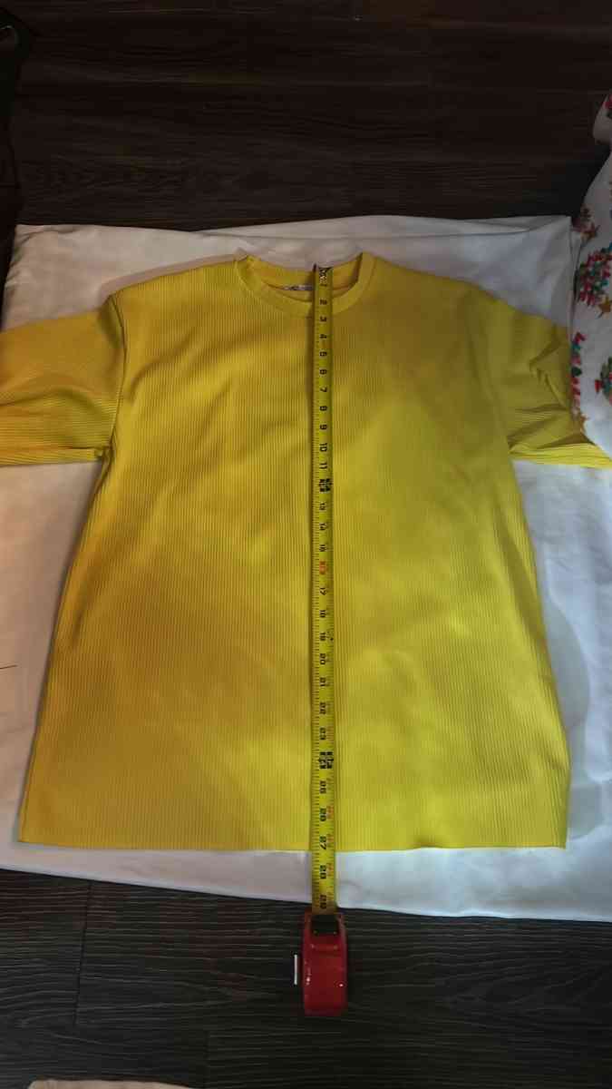 ZARA Yellow Ribbed Crewneck Top Short Sleeve Size Small - Atlanta, Georgia - FleaMarketBay