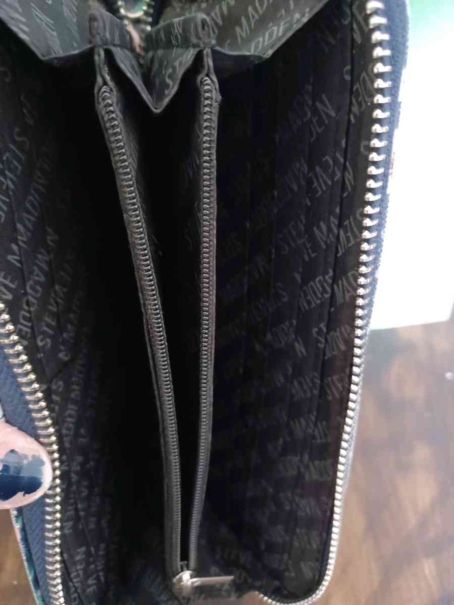 Steve madden wallet - Tucson, Arizona - FleaMarketBay