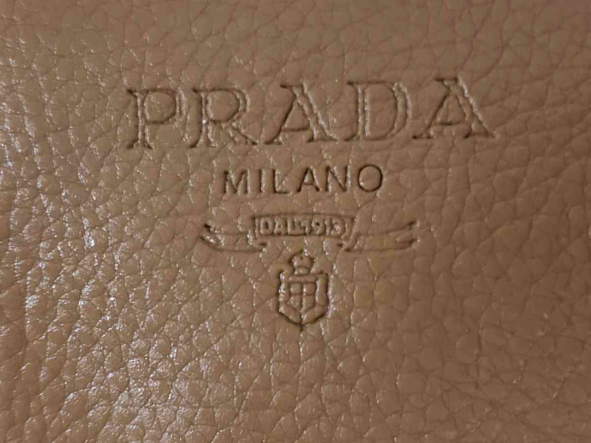 prada hand bag - Las Vegas, Nevada