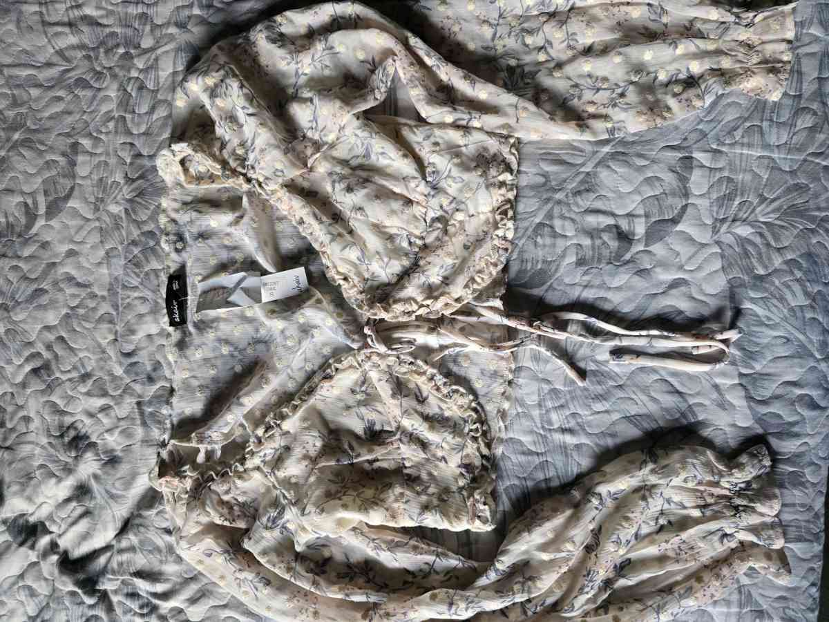 blusa - La Puente, California