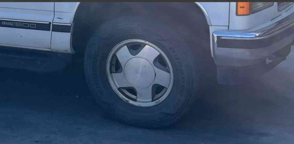 stock RIMS 97 GMC YUKON rims only x4 - Scottsdale, Arizona