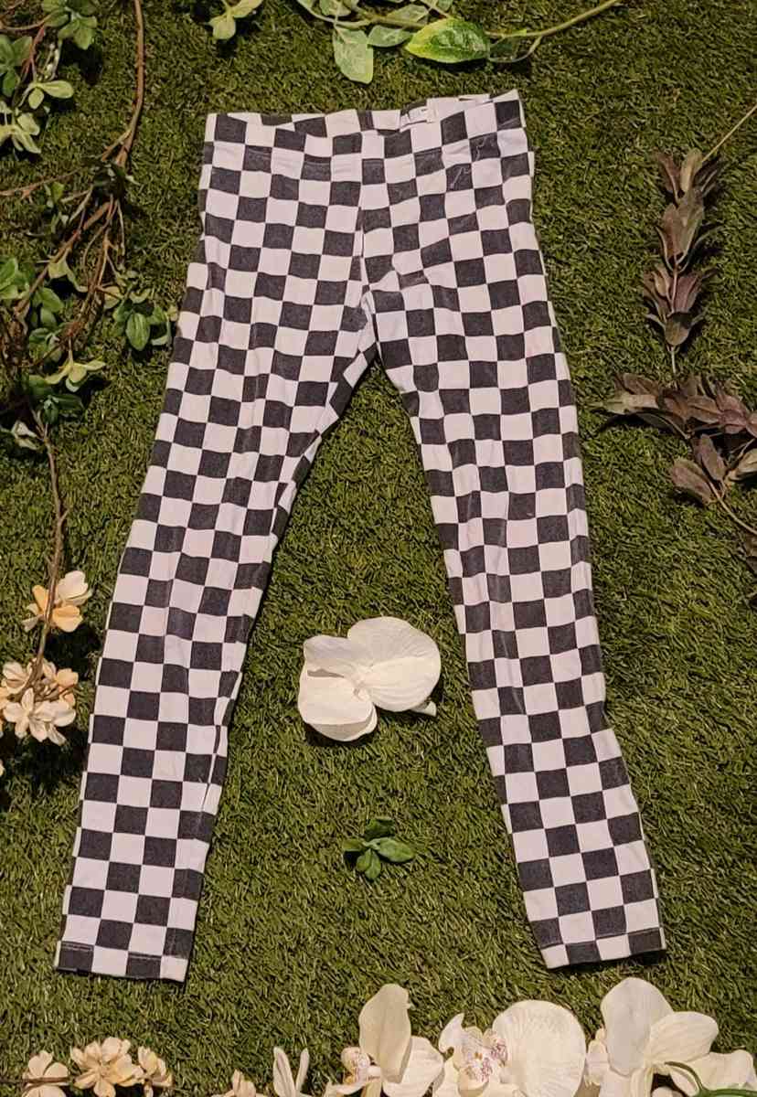 Girls Checkered Pattern Leggings - Baltimore, Maryland - FleaMarketBay