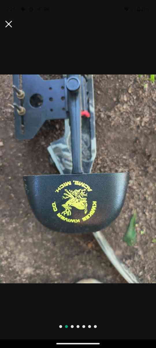 Bow with arrows - Monroe, Louisiana - FleaMarketBay