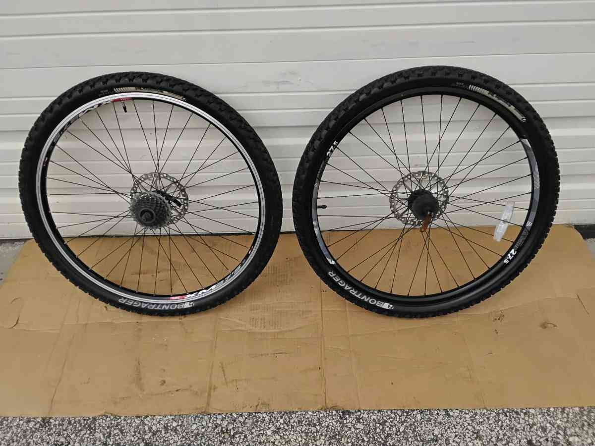 2 Schwinn Bicycle Front  Rear Rims Tires OEM Like New - Williamstown, New Jersey - FleaMarketBay